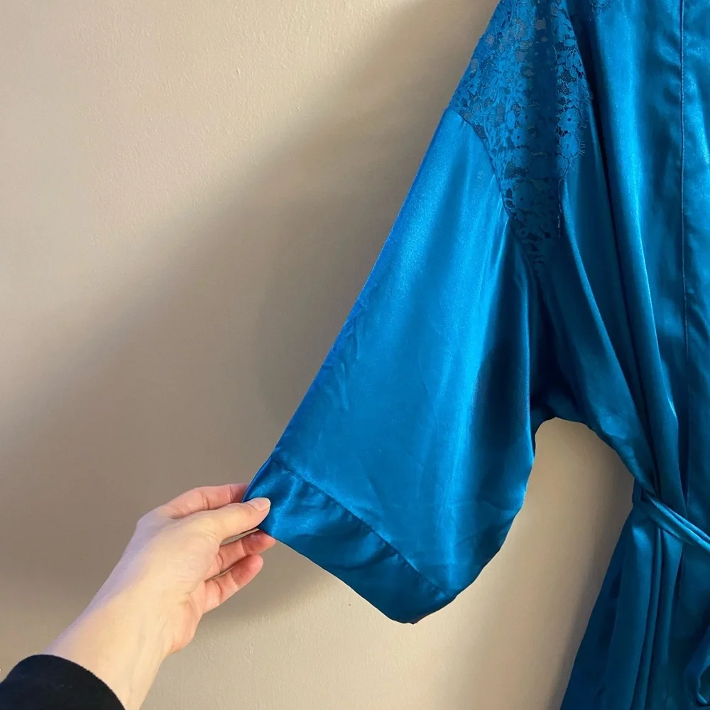 Victoria's Secret Teal Satin Lace-Trim Kimono Robe NWT